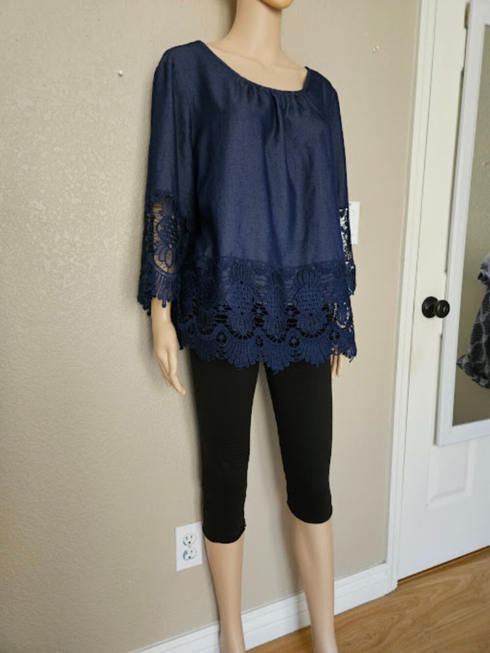 Unique Spectrum Women’s Navy Blue Embroidered Boho Blouse Top Size 2X
